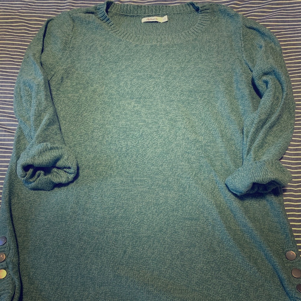 Light weight sweater